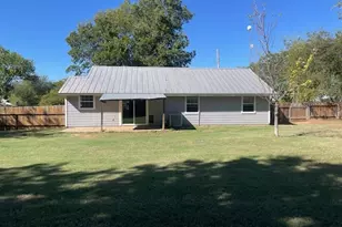 208 N Stadium Dr, Alvord, TX 76225 - Photo 24