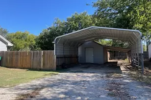 208 N Stadium Dr, Alvord, TX 76225 - Photo 22