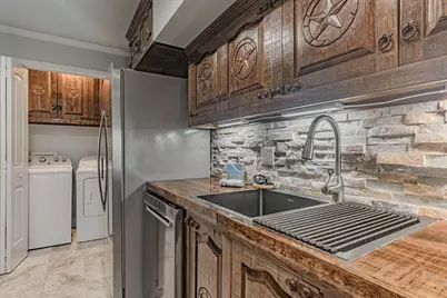 1011 Pawnee Trail, Granbury, TX 76048 - Photo 10