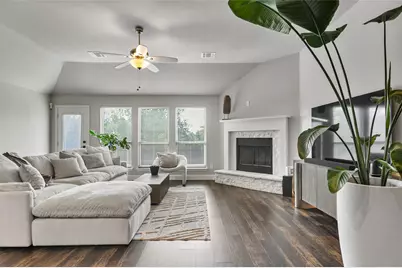 424 Molly Lane, Keene, TX 76059 - Photo 8