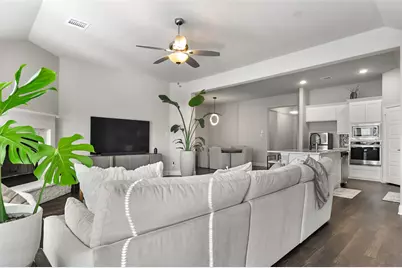 424 Molly Lane, Keene, TX 76059 - Photo 10