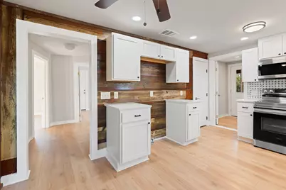 702 Sam Houston, Glen Rose, TX 76043 - Photo 10