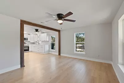 702 Sam Houston, Glen Rose, TX 76043 - Photo 6