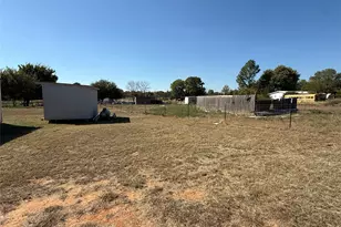 160 Summit Dr, Springtown, TX 76082 - Photo 14