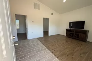 160 Summit Dr, Springtown, TX 76082 - Photo 6