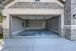 2513 Laurel St, Grand Prairie, TX 75050 - Photo 2