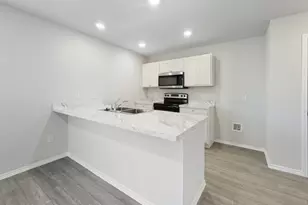 501 Sycamore Cove, Granbury, TX 76048 - Photo 10