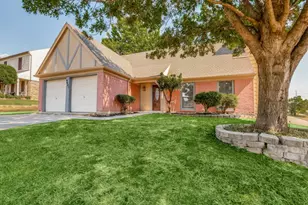 4621 Pendleton Ct, Grand Prairie, TX 75052 - Photo 2