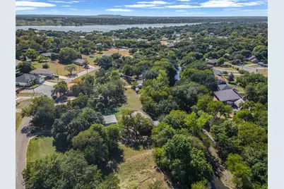 2812 Sky Harbour Drive, Granbury, TX 76049 - Photo 24