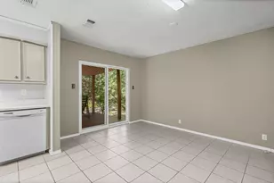 2812 Sky Harbour Dr, Granbury, TX 76049 - Photo 10