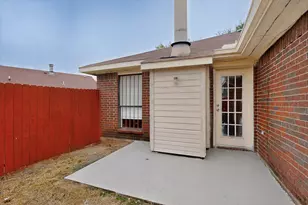 2933 Lawndale Dr, Lancaster, TX 75134 - Photo 38