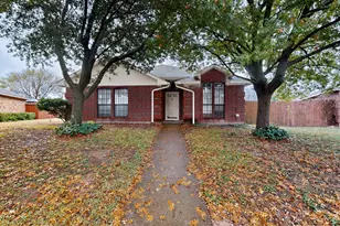 2933 Lawndale Dr, Lancaster, TX 75134 - Photo 2