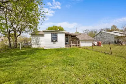 911 W 8th Street, Bonham, TX 75418 - Photo 12