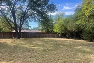 1424 Scenic Dr, Graham, TX 76450 - Photo 18