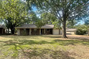 1424 Scenic Dr, Graham, TX 76450 - Photo 20