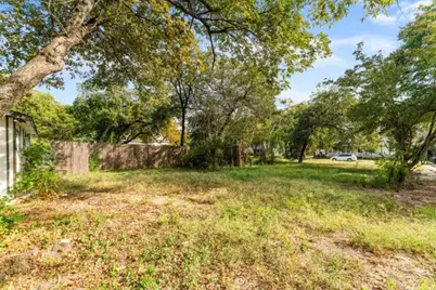 1001 W Avenue F, Garland, TX 75040 - Photo 10