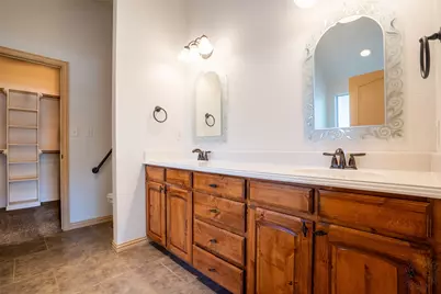 716 E Moore Street, Granbury, TX 76048 - Photo 16