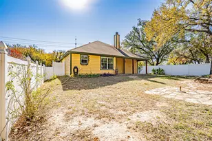 716 E Moore St, Granbury, TX 76048 - Photo 28