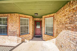 716 E Moore St, Granbury, TX 76048 - Photo 4