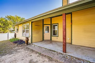 716 E Moore Street, Granbury, TX 76048 - Photo 30