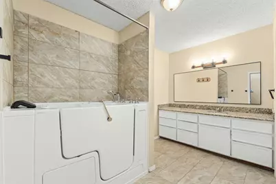 108 Silverleaf Drive, Fort Worth, TX 76112 - Photo 24