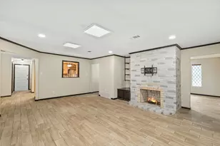 108 Silverleaf Dr, Fort Worth, TX 76112 - Photo 8