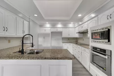 12401 Pleasant Valley Drive, Dallas, TX 75243 - Photo 18
