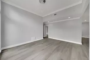 12401 Pleasant Valley Dr, Dallas, TX 75243 - Photo 8