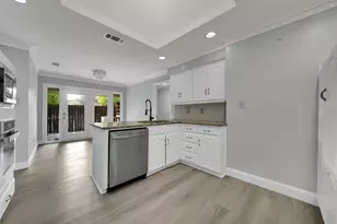 12401 Pleasant Valley Dr, Dallas, TX 75243 - Photo 20