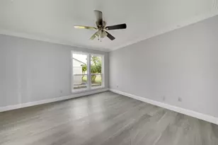 12401 Pleasant Valley Dr, Dallas, TX 75243 - Photo 14