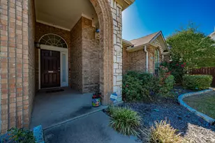 1807 Hidden Brook, Grand Prairie, TX 75050 - Photo 4