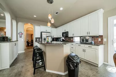 1807 Hidden Brook, Grand Prairie, TX 75050 - Photo 16