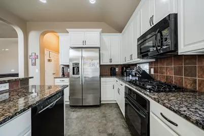 1807 Hidden Brook, Grand Prairie, TX 75050 - Photo 18