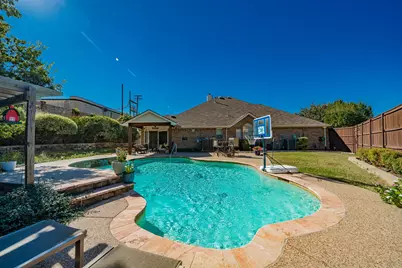 1807 Hidden Brook, Grand Prairie, TX 75050 - Photo 2