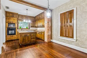 2303 Mistletoe Dr, Fort Worth, TX 76110 - Photo 8