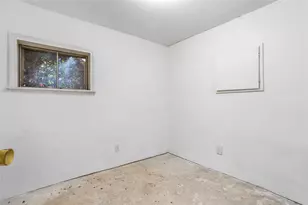 2303 Mistletoe Dr, Fort Worth, TX 76110 - Photo 22