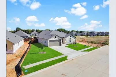 724 Raylan Street, Springtown, TX 76082 - Photo 32