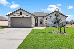 724 Raylan St, Springtown, TX 76082 - Photo 1