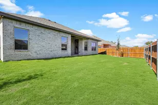 724 Raylan St, Springtown, TX 76082 - Photo 30