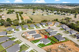 724 Raylan St, Springtown, TX 76082 - Photo 38