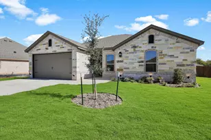 724 Raylan St, Springtown, TX 76082 - Photo 2
