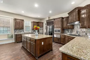 13195 Thornton Dr, Frisco, TX 75035 - Photo 6