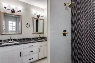 2103 Bay Club Dr, Arlington, TX 76013 - Photo 16