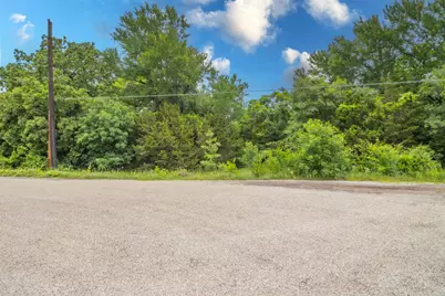 5719 Canyon Creek Court, Granbury, TX 76048 - Photo 2