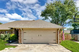 7633 Teresa Ct, North Richland Hills, TX 76182 - Photo 4