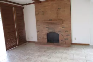 4611 Oak Club Dr, Arlington, TX 76017 - Photo 4