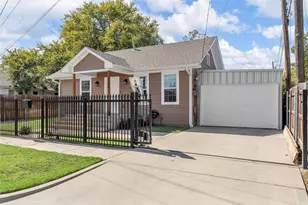 2704 N 19th St, Waco, TX 76708 - Photo 2