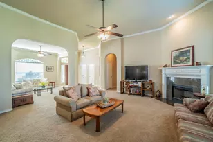 2217 Lorrie Ln, Weatherford, TX 76087 - Photo 2