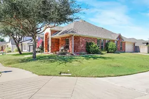 1201 Clairemont Ln, Burleson, TX 76028 - Photo 2