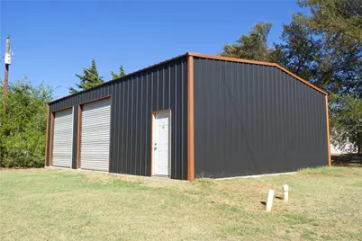 1207 Grayson Street, Nocona, TX 76255 - Photo 10